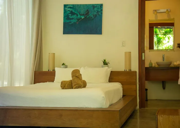 The White Palms Of Hotel